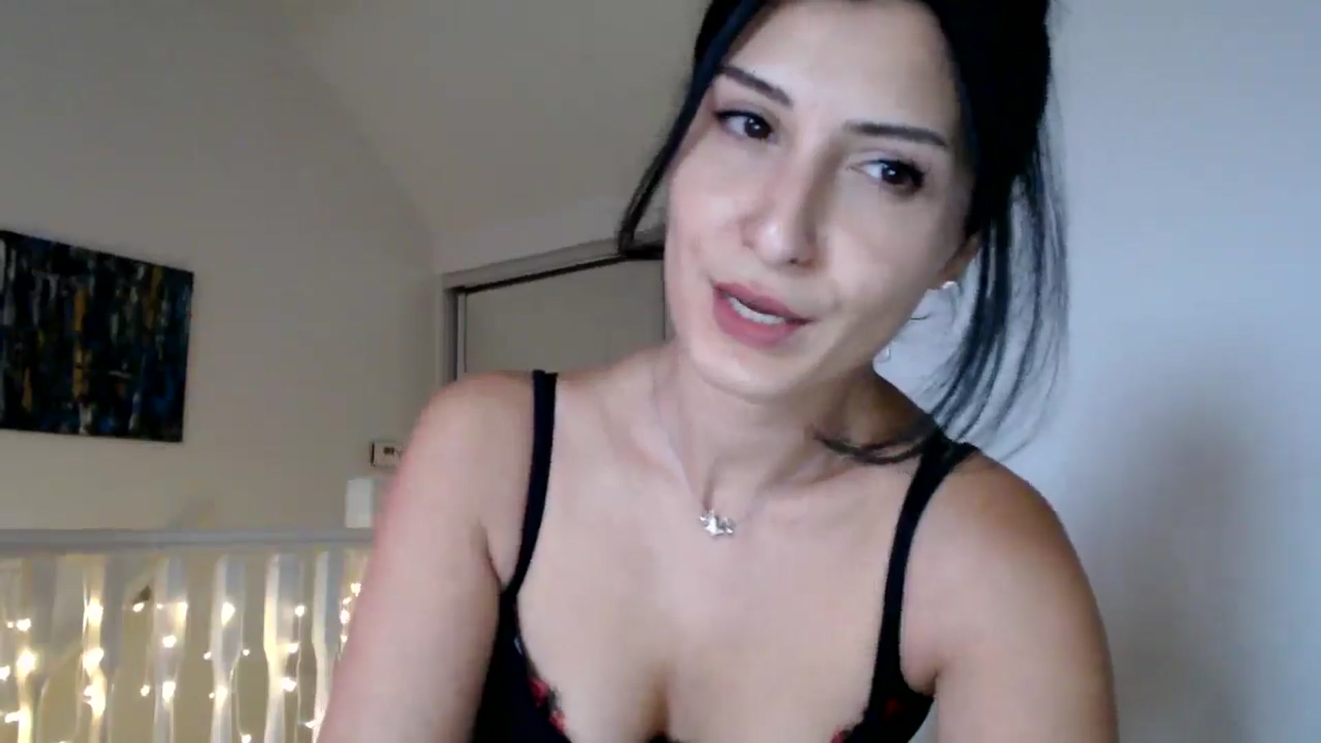 Gallery image thumbnail from Yara_77's myfreecams stream on, 11/07/2025, 12:16 image 7 of 20