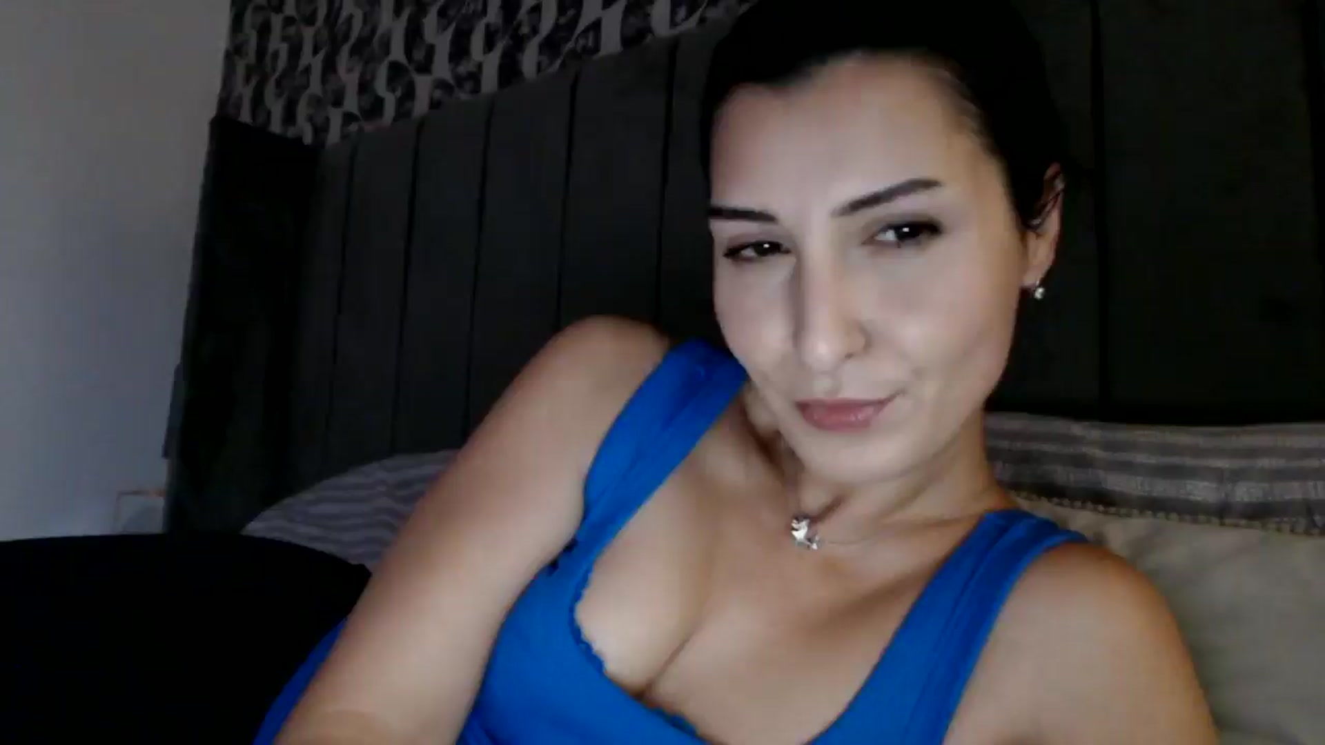 Gallery image thumbnail from Yara_77's myfreecams stream on, 11/10/2025, 12:41 image 8 of 20