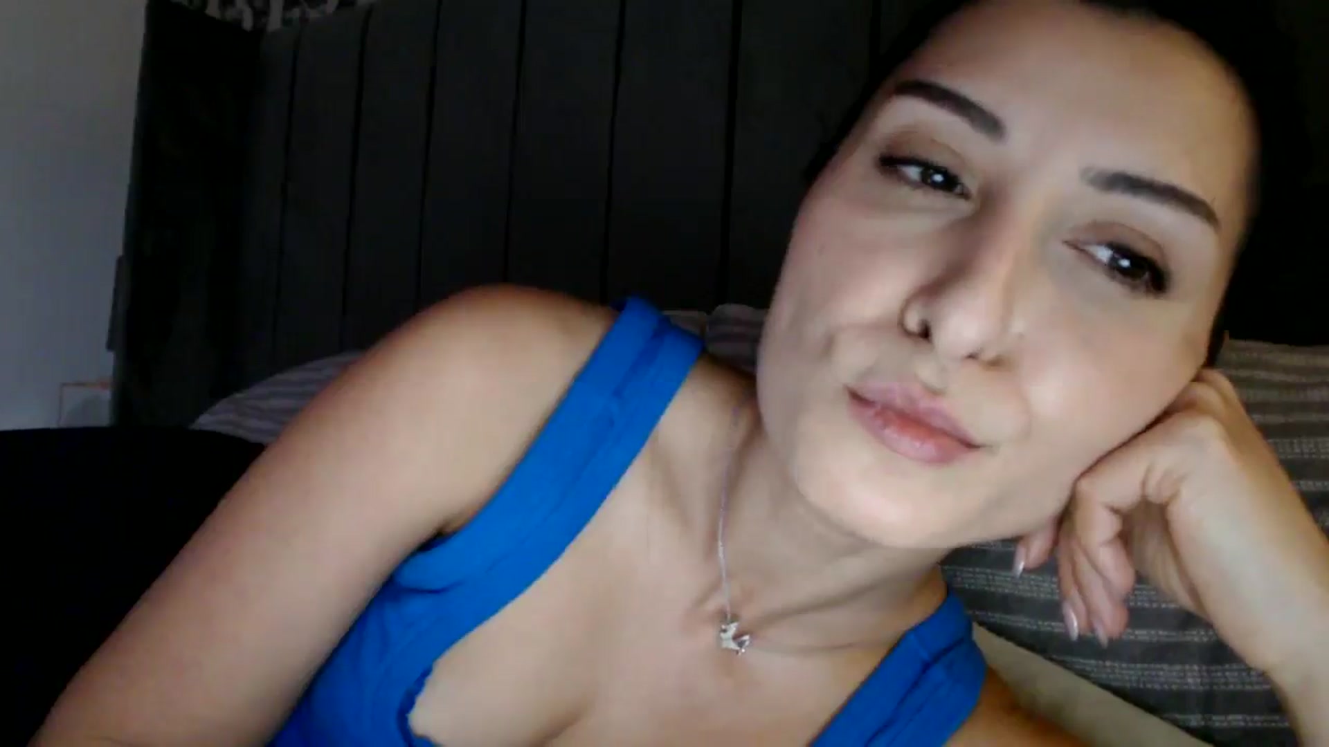 Gallery image thumbnail from Yara_77's myfreecams stream on, 11/10/2025, 12:41 image 11 of 20