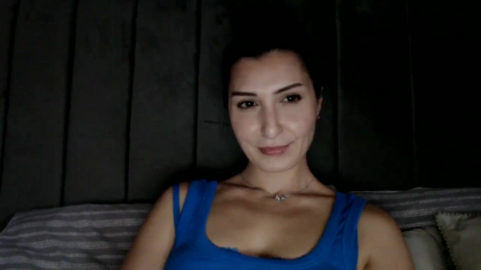 Gallery image thumbnail from Yara_77's myfreecams stream on, 11/10/2025, 12:41 image 5 of 20