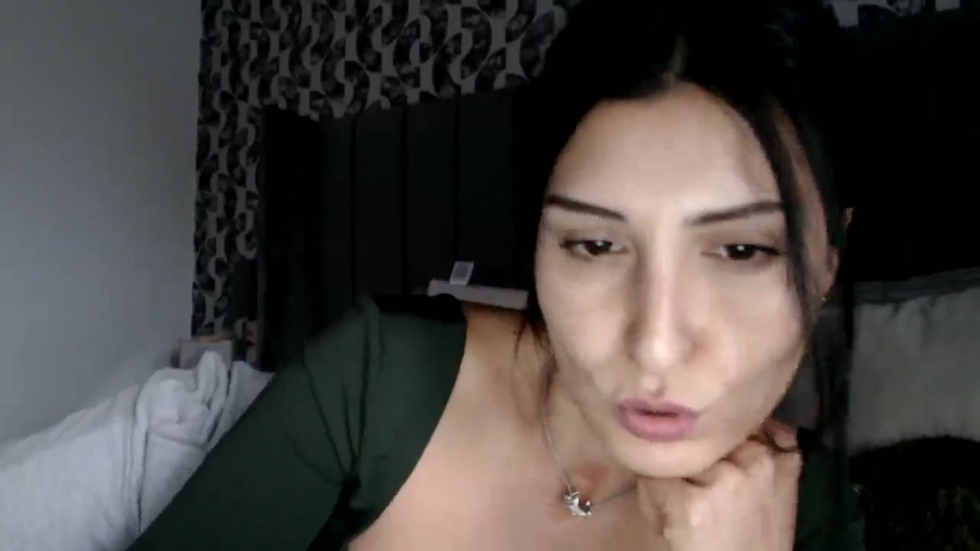 Gallery image thumbnail from Yara_77's myfreecams stream on, 11/11/2025, 14:40 image 9 of 20