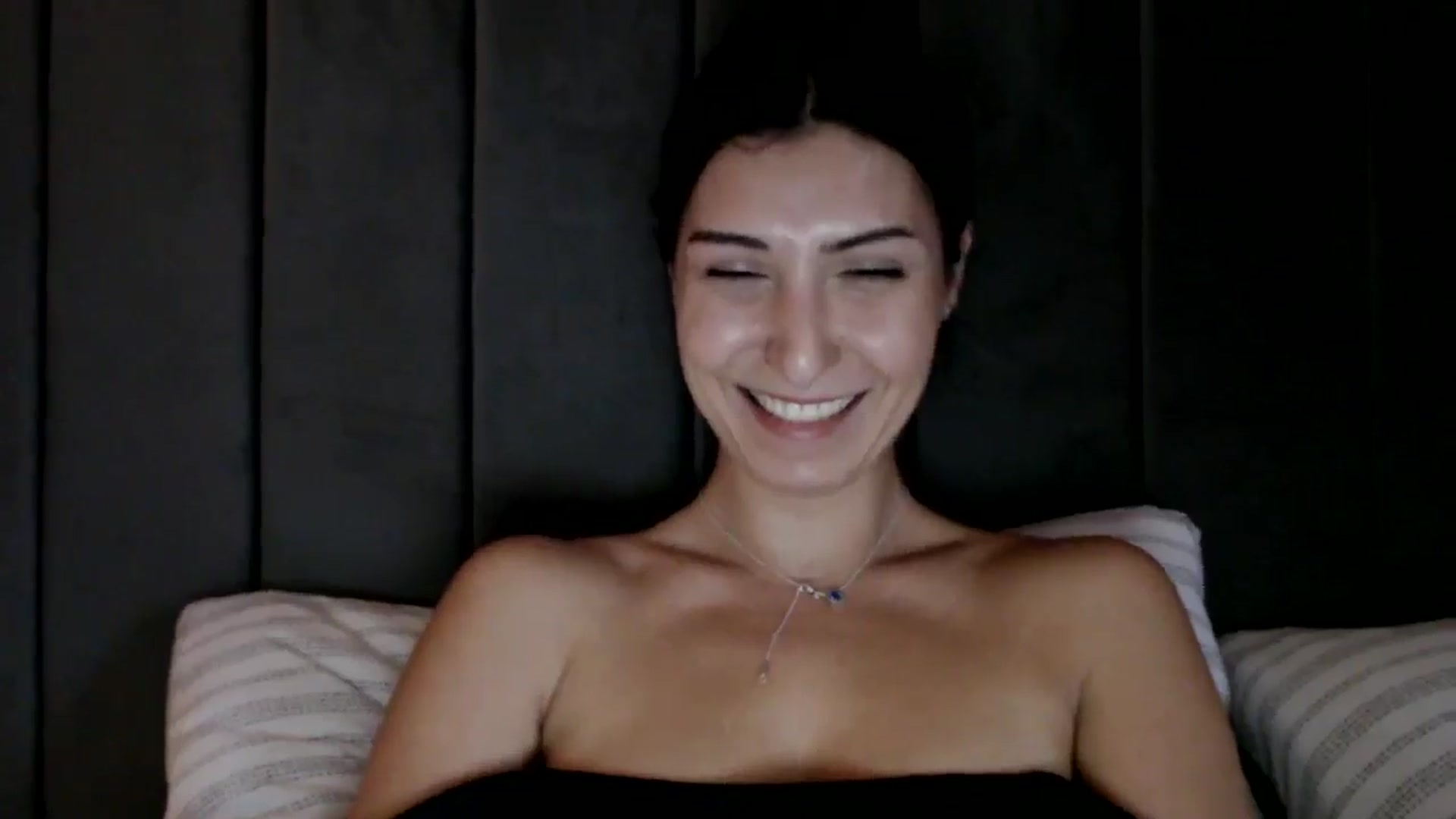 Gallery image thumbnail from Yara_77's myfreecams stream on, 11/12/2025, 14:36 image 7 of 20
