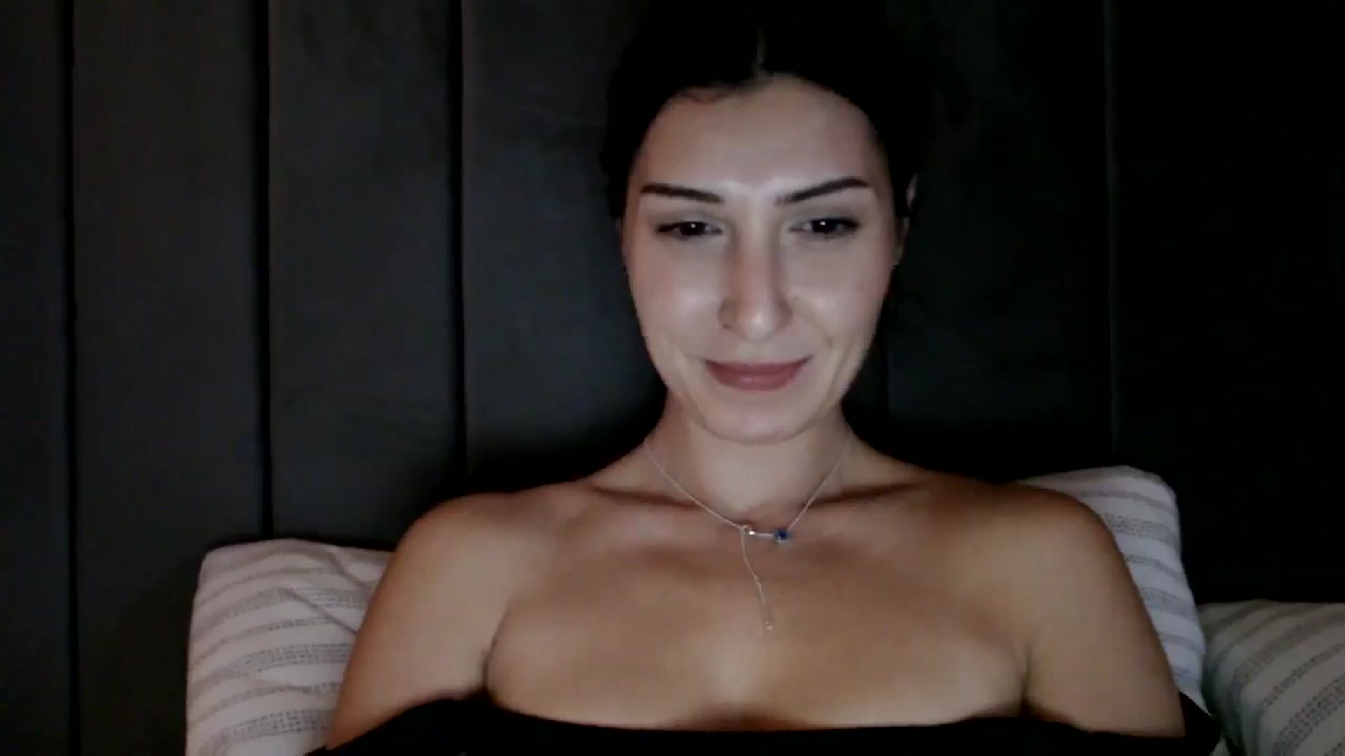 Gallery image thumbnail from Yara_77's myfreecams stream on, 11/12/2025, 14:36 image 2 of 20