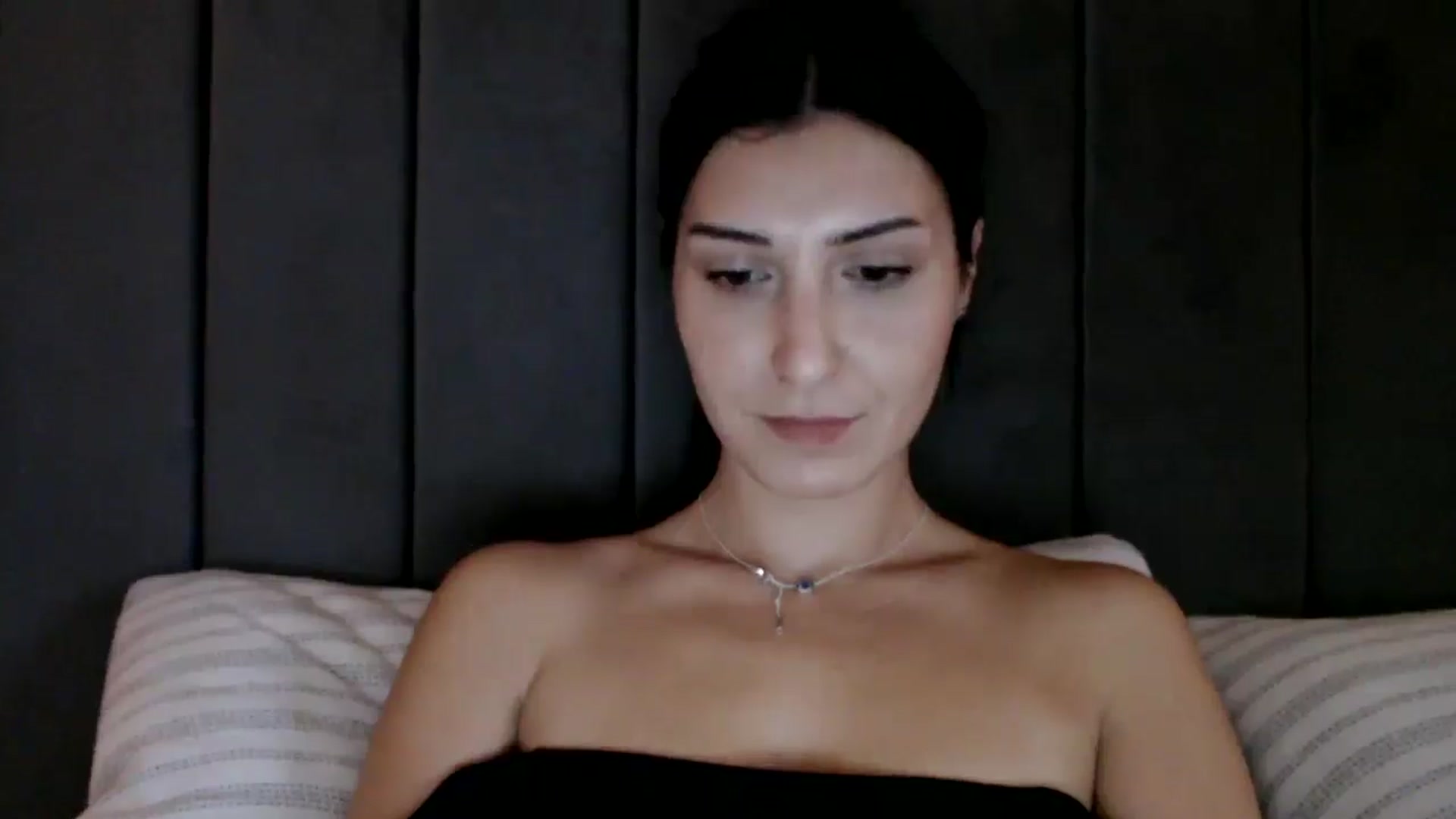 Gallery image thumbnail from Yara_77's myfreecams stream on, 11/12/2025, 14:36 image 13 of 20