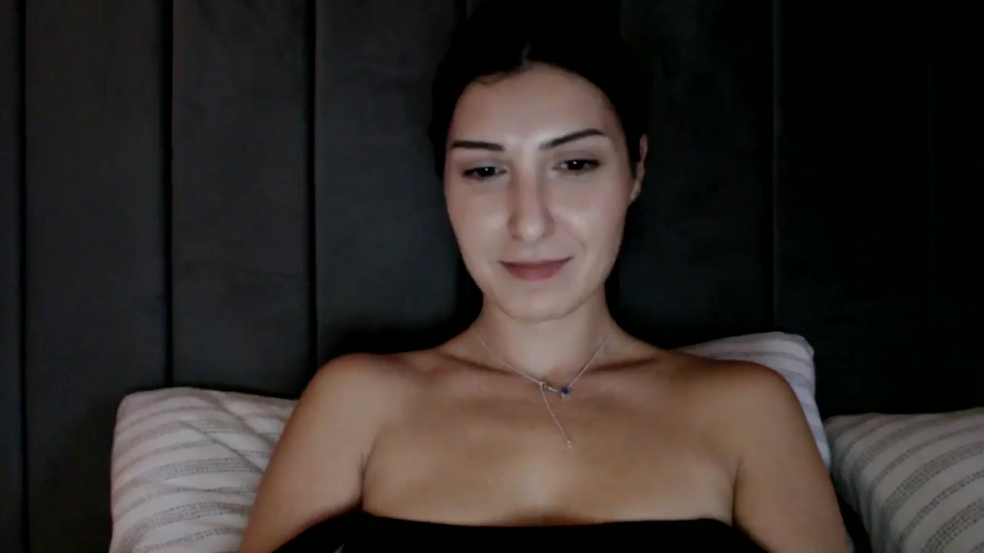Gallery image thumbnail from Yara_77's myfreecams stream on, 11/12/2025, 14:36 image 6 of 20