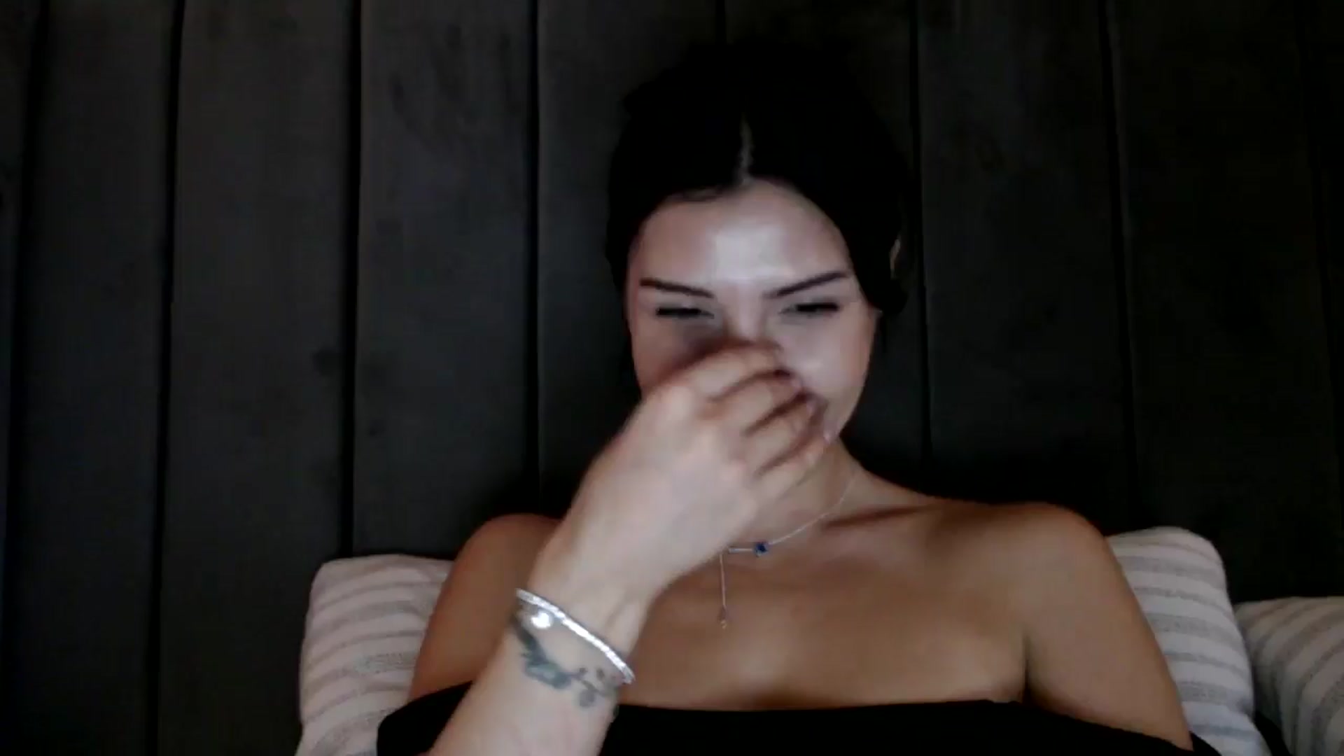 Gallery image thumbnail from Yara_77's myfreecams stream on, 11/12/2025, 15:33 image 10 of 20