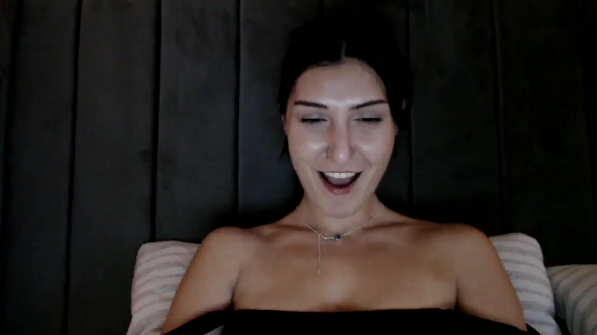 Gallery image thumbnail from Yara_77's myfreecams stream on, 11/12/2025, 15:33 image 11 of 20