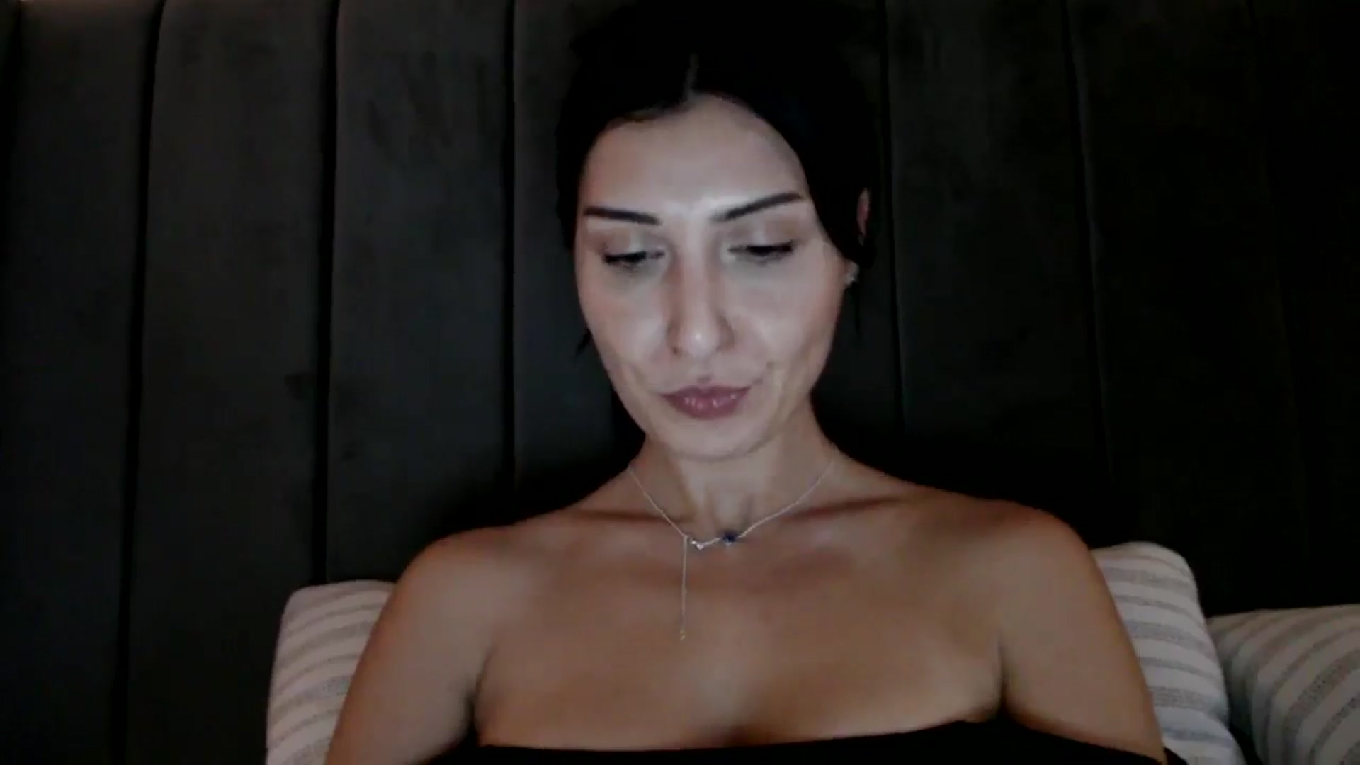 Gallery image thumbnail from Yara_77's myfreecams stream on, 11/12/2025, 15:33 image 5 of 20