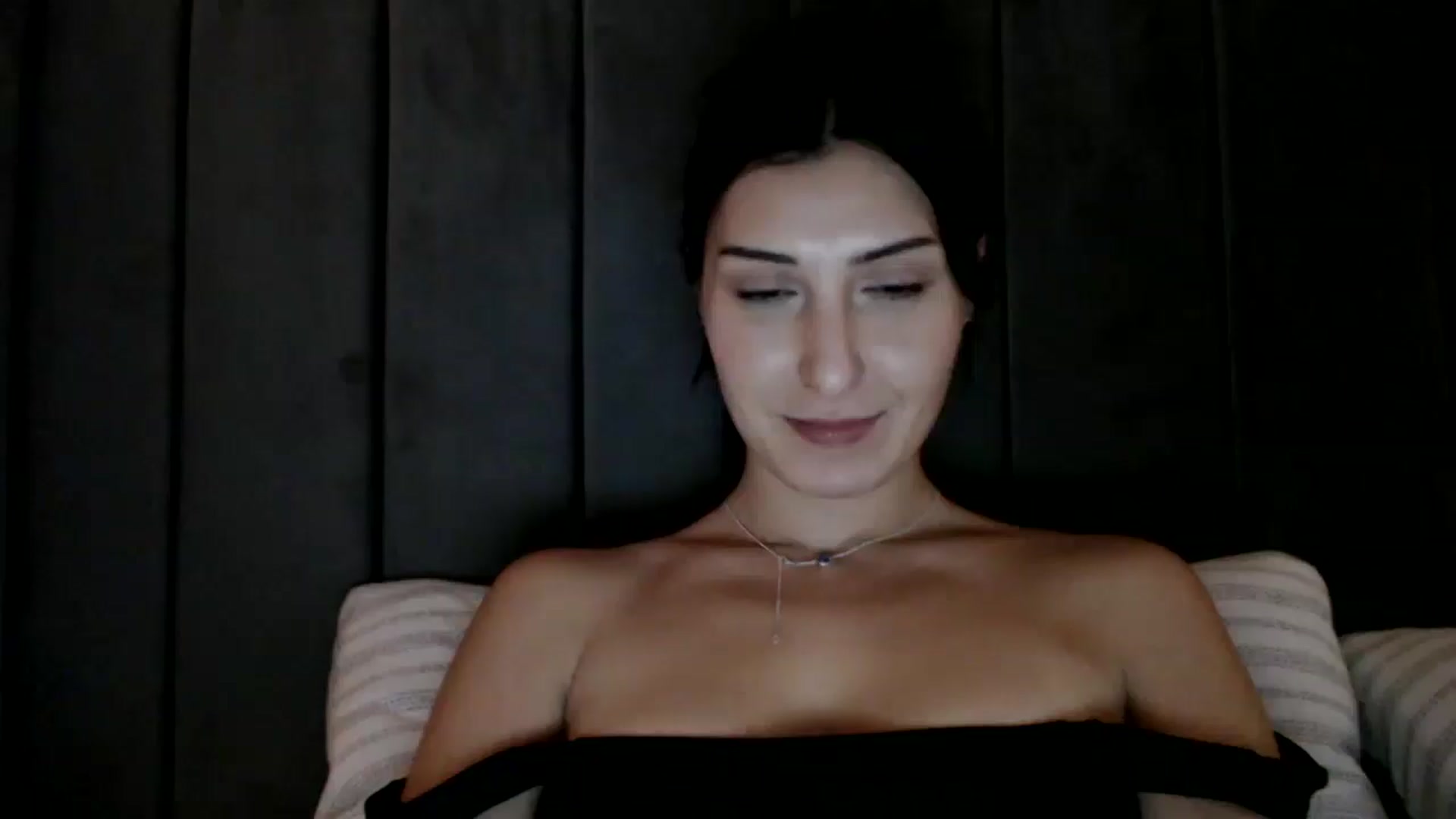 Gallery image thumbnail from Yara_77's myfreecams stream on, 11/12/2025, 15:33 image 1 of 20