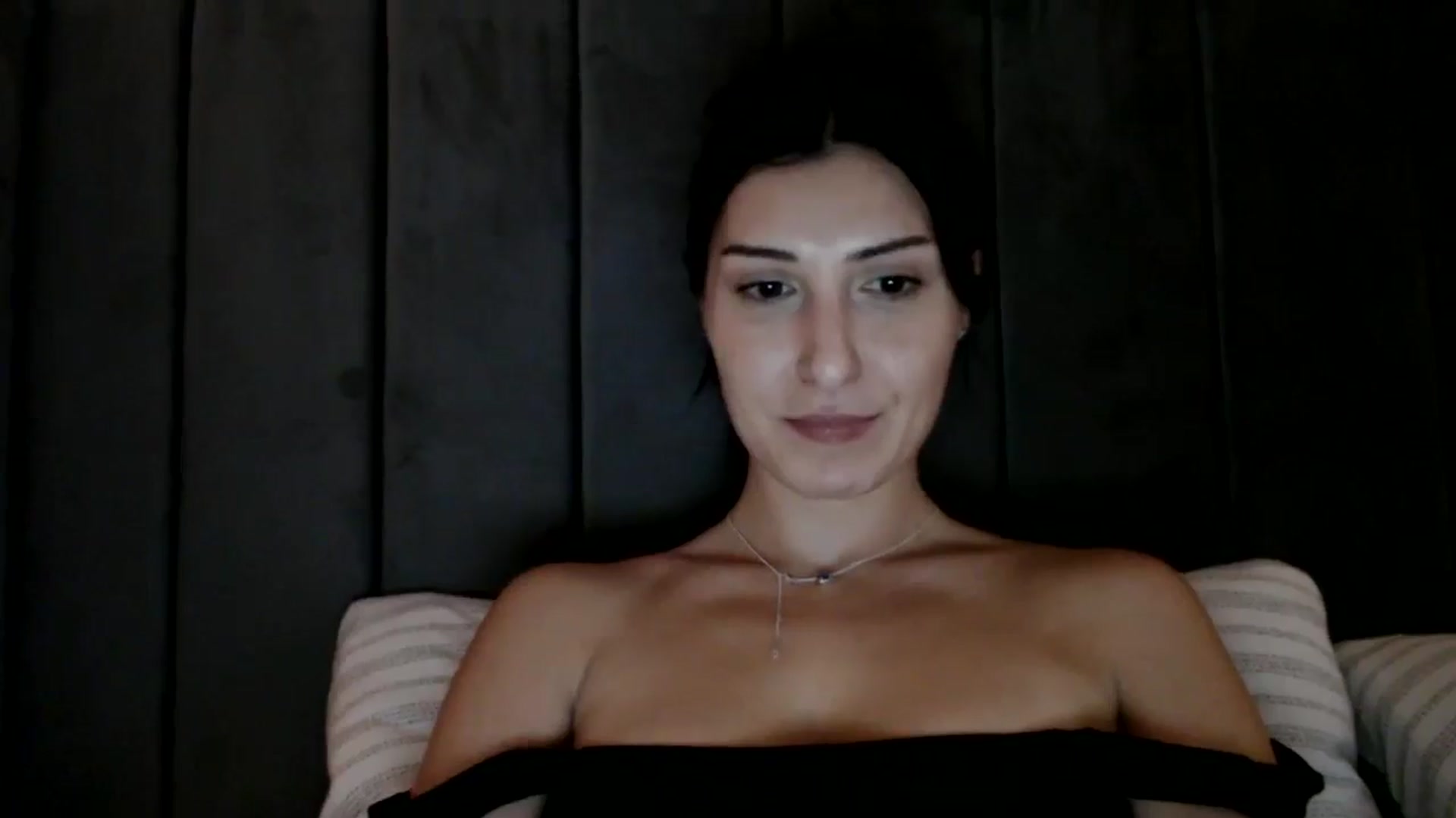 Gallery image thumbnail from Yara_77's myfreecams stream on, 11/12/2025, 15:33 image 2 of 20