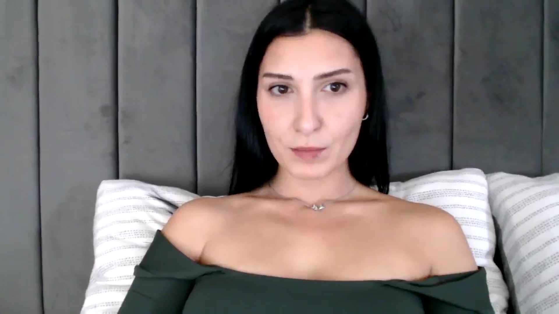 Gallery image thumbnail from Yara_77's myfreecams stream on, 11/13/2025, 10:52 image 16 of 20