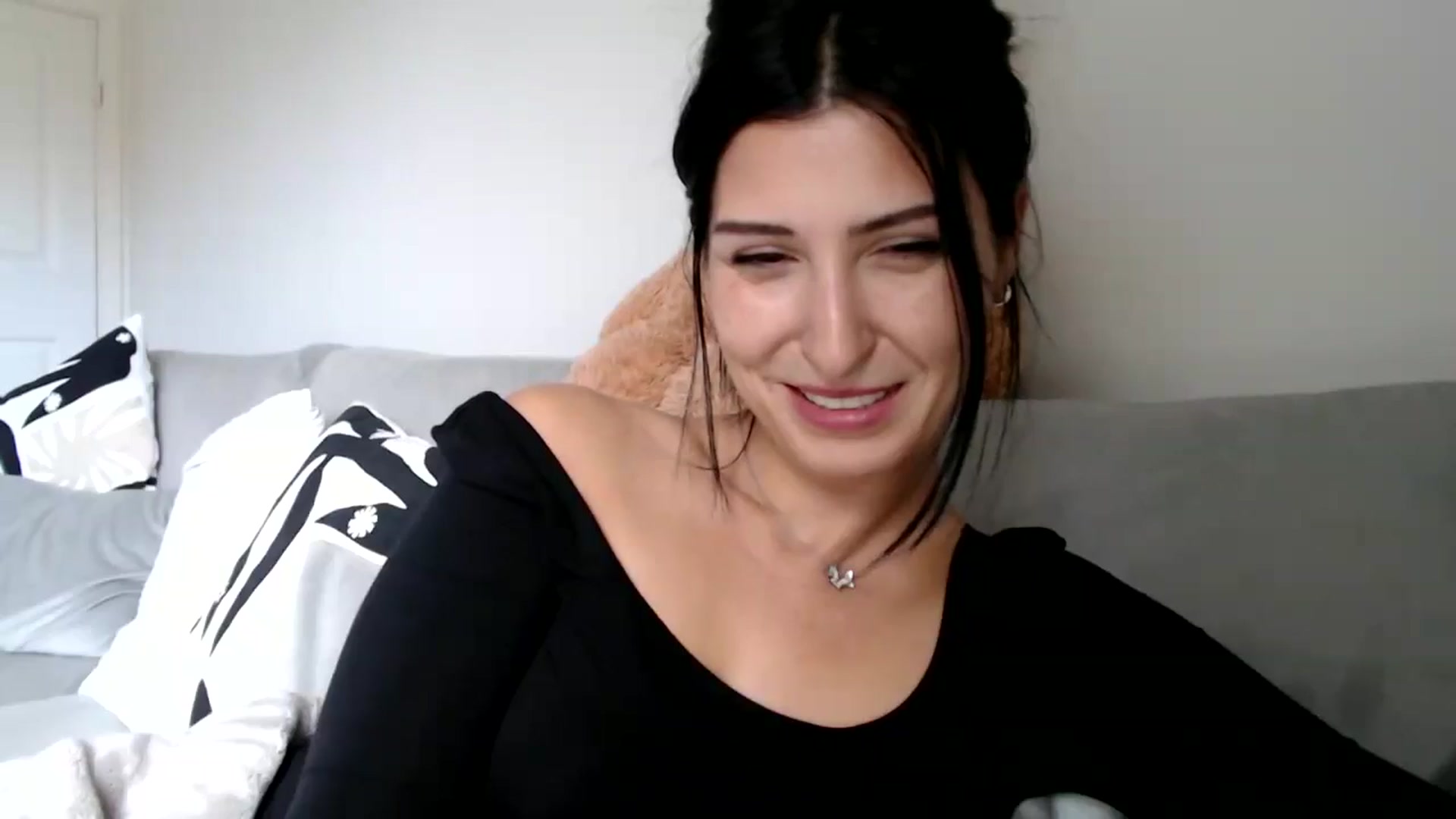 Gallery image thumbnail from Yara_77's myfreecams stream on, 11/13/2025, 12:23 image 16 of 20