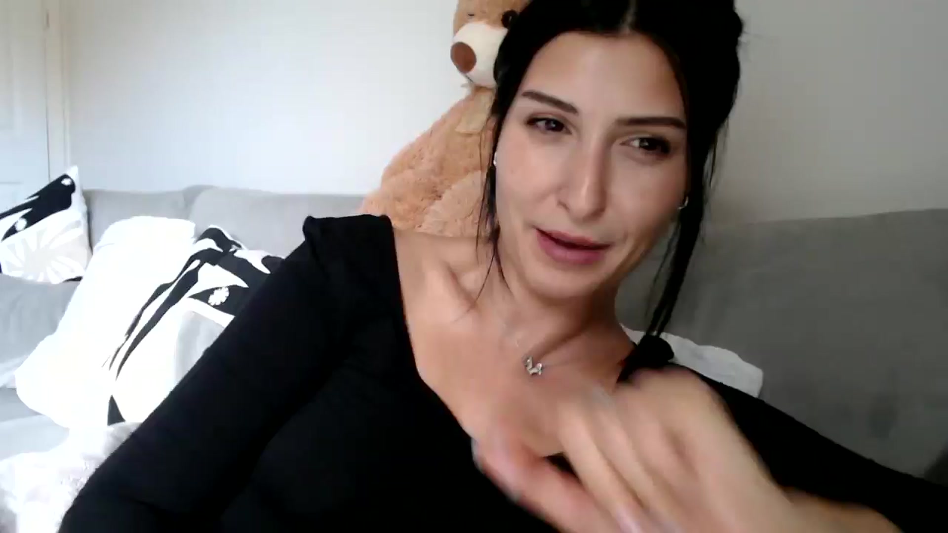 Gallery image thumbnail from Yara_77's myfreecams stream on, 11/13/2025, 12:23 image 19 of 20