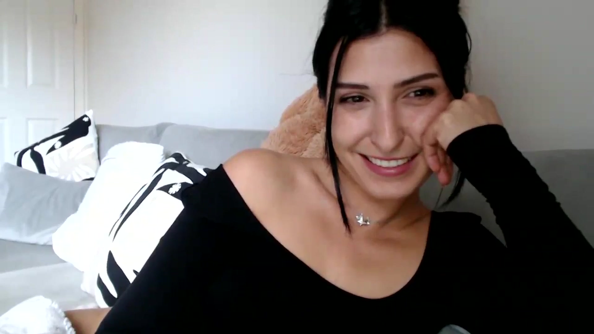 Gallery image thumbnail from Yara_77's myfreecams stream on, 11/13/2025, 14:41 image 6 of 20