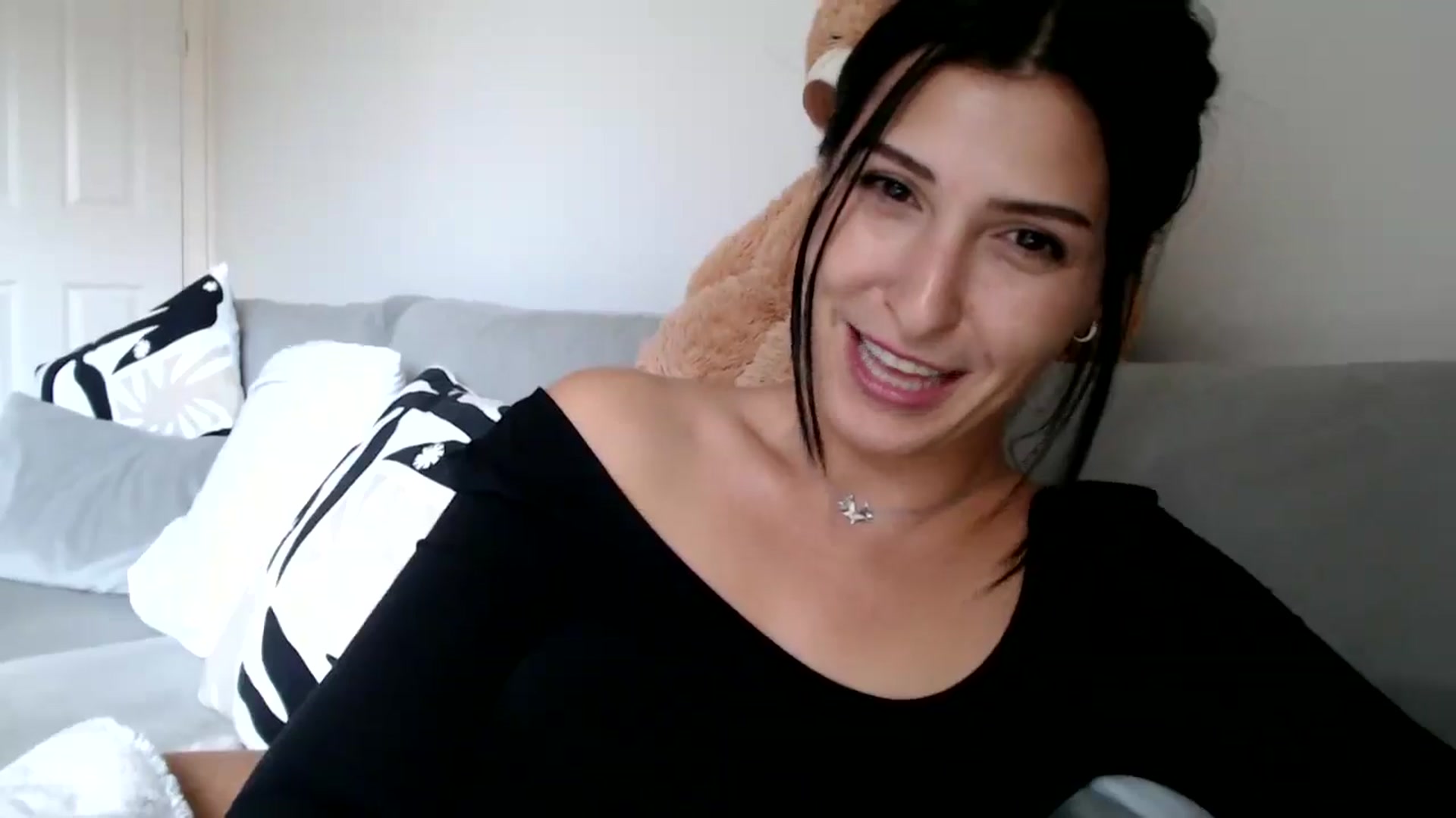 Gallery image thumbnail from Yara_77's myfreecams stream on, 11/13/2025, 14:41 image 5 of 20
