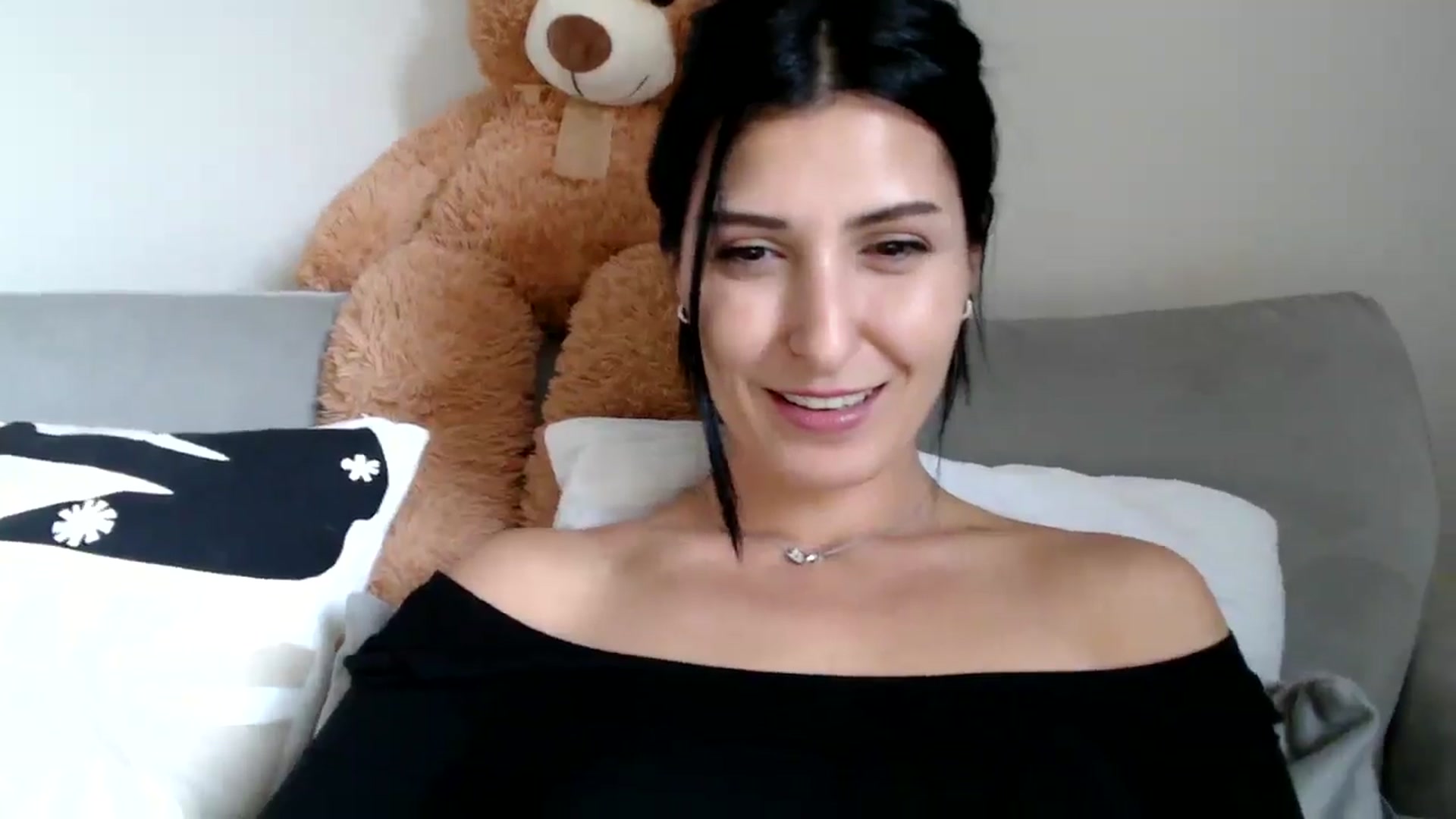 Gallery image thumbnail from Yara_77's myfreecams stream on, 11/13/2025, 14:41 image 14 of 20