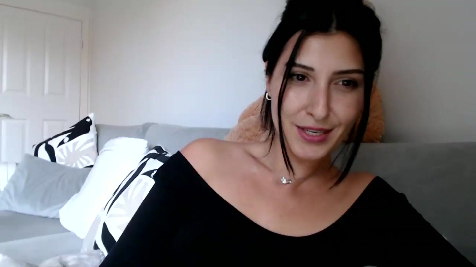 Gallery image thumbnail from Yara_77's myfreecams stream on, 11/13/2025, 14:41 image 1 of 20