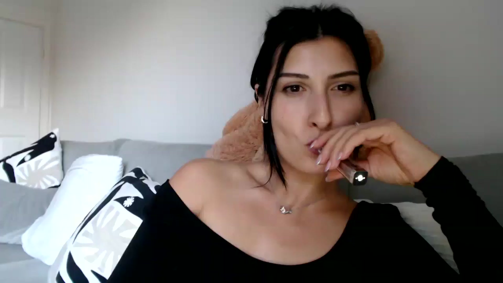 Gallery image thumbnail from Yara_77's myfreecams stream on, 11/13/2025, 15:43 image 7 of 20