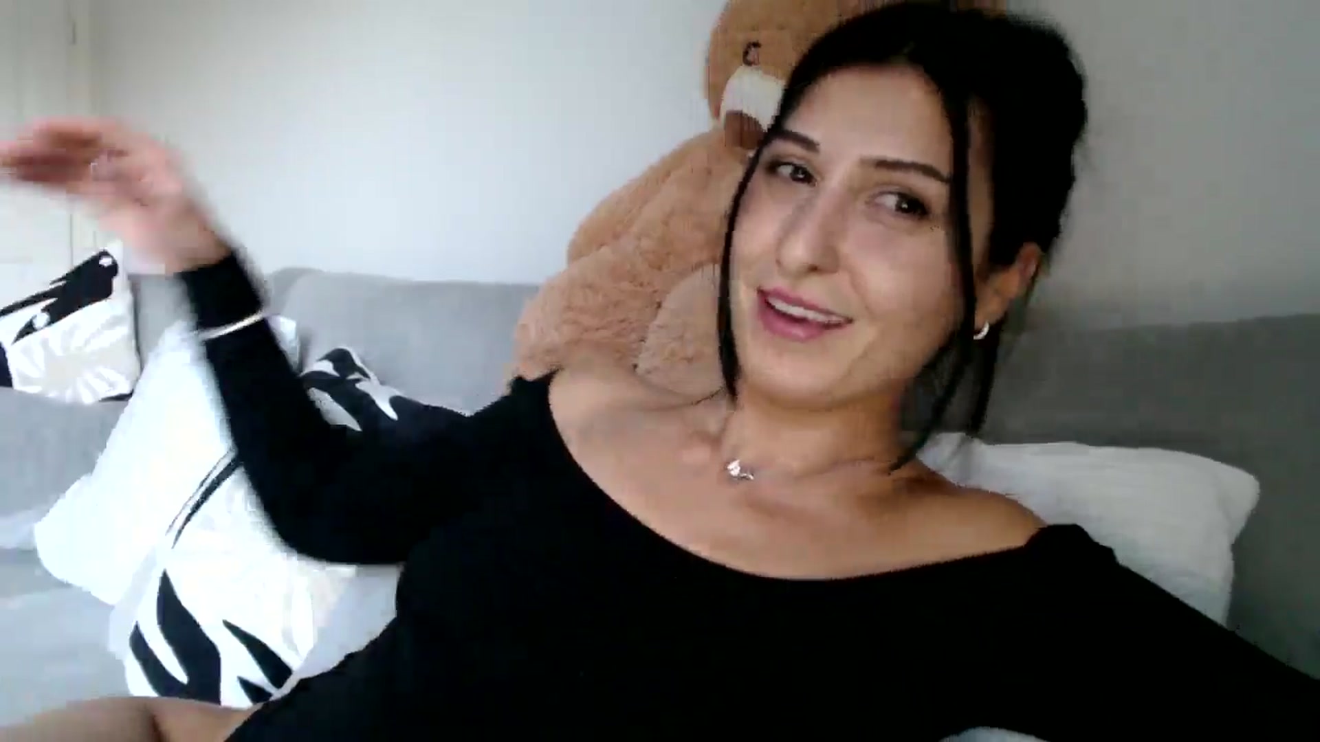 Gallery image thumbnail from Yara_77's myfreecams stream on, 11/13/2025, 15:43 image 10 of 20