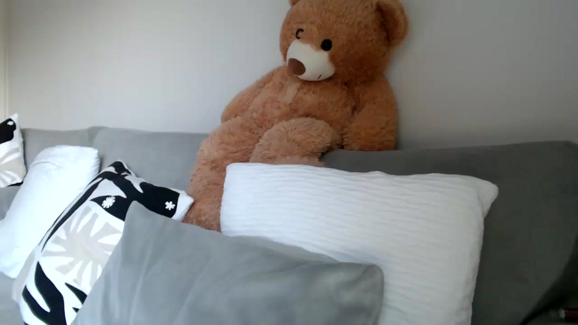 Gallery image thumbnail from Yara_77's myfreecams stream on, 11/13/2025, 15:43 image 2 of 20