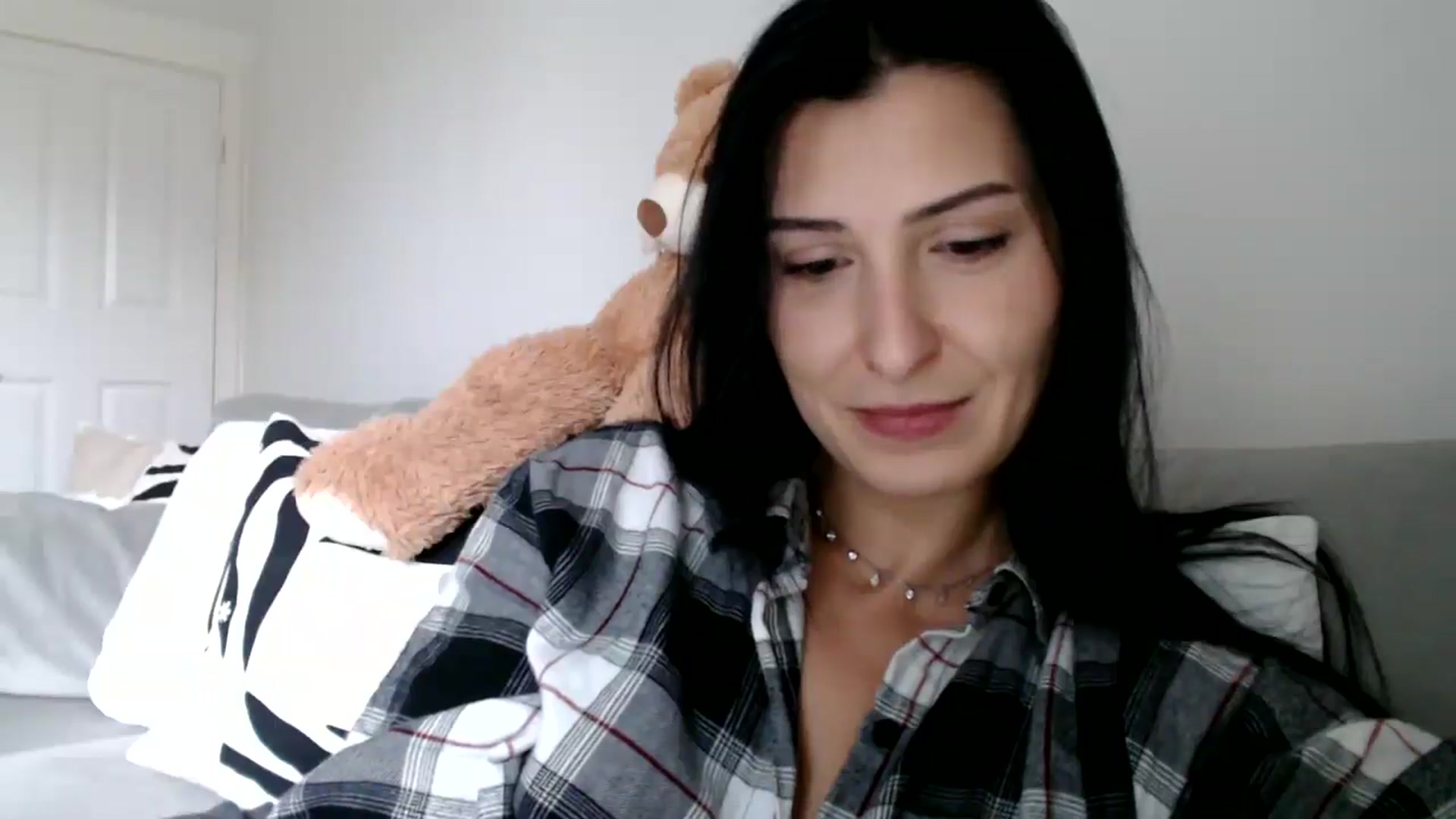 Gallery image thumbnail from Yara_77's myfreecams stream on, 11/19/2025, 10:03 image 19 of 20