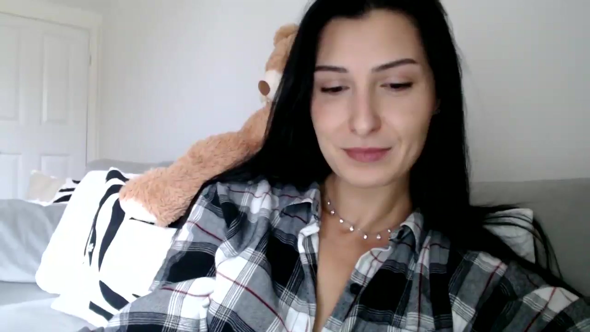 Gallery image thumbnail from Yara_77's myfreecams stream on, 11/19/2025, 10:03 image 16 of 20