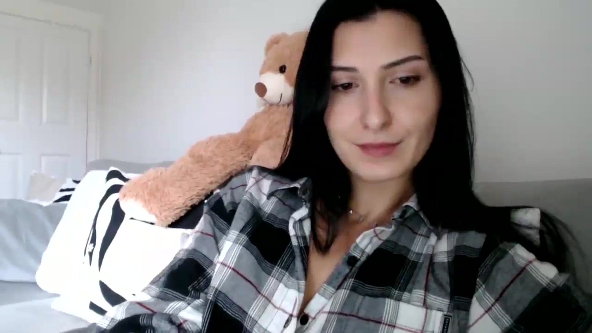 Gallery image thumbnail from Yara_77's myfreecams stream on, 11/19/2025, 10:03 image 5 of 20
