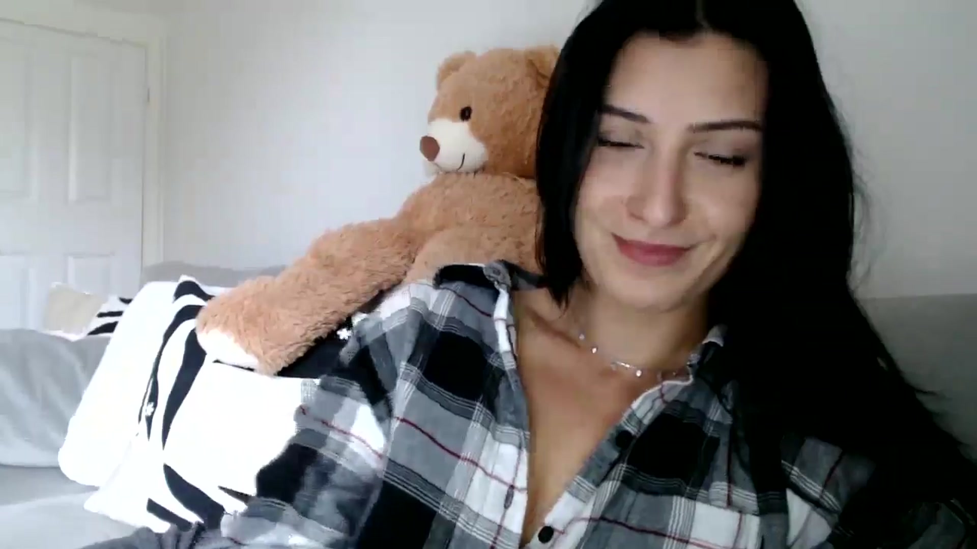 Gallery image thumbnail from Yara_77's myfreecams stream on, 11/19/2025, 10:03 image 9 of 20