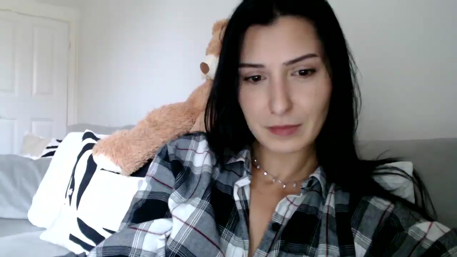 Gallery image thumbnail from Yara_77's myfreecams stream on, 11/19/2025, 10:03 image 18 of 20