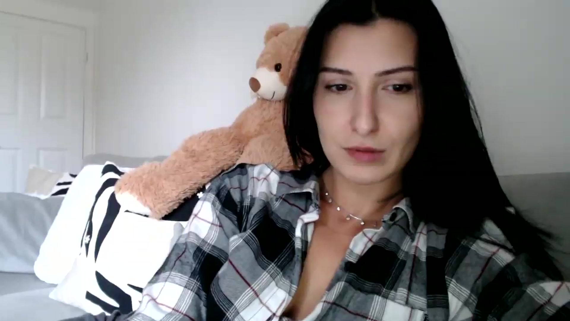 Gallery image thumbnail from Yara_77's myfreecams stream on, 11/19/2025, 10:03 image 12 of 20