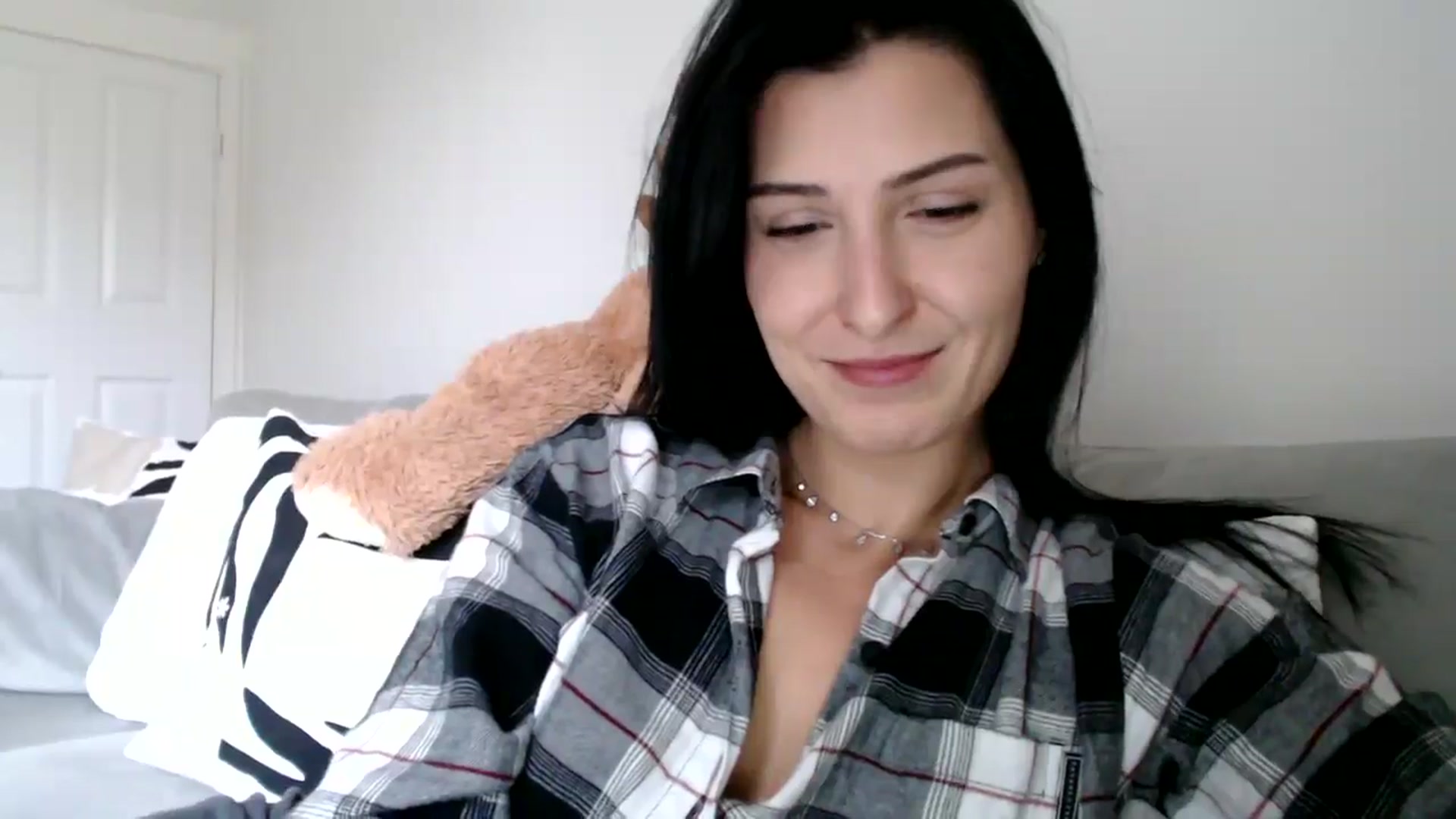 Gallery image thumbnail from Yara_77's myfreecams stream on, 11/19/2025, 10:03 image 13 of 20