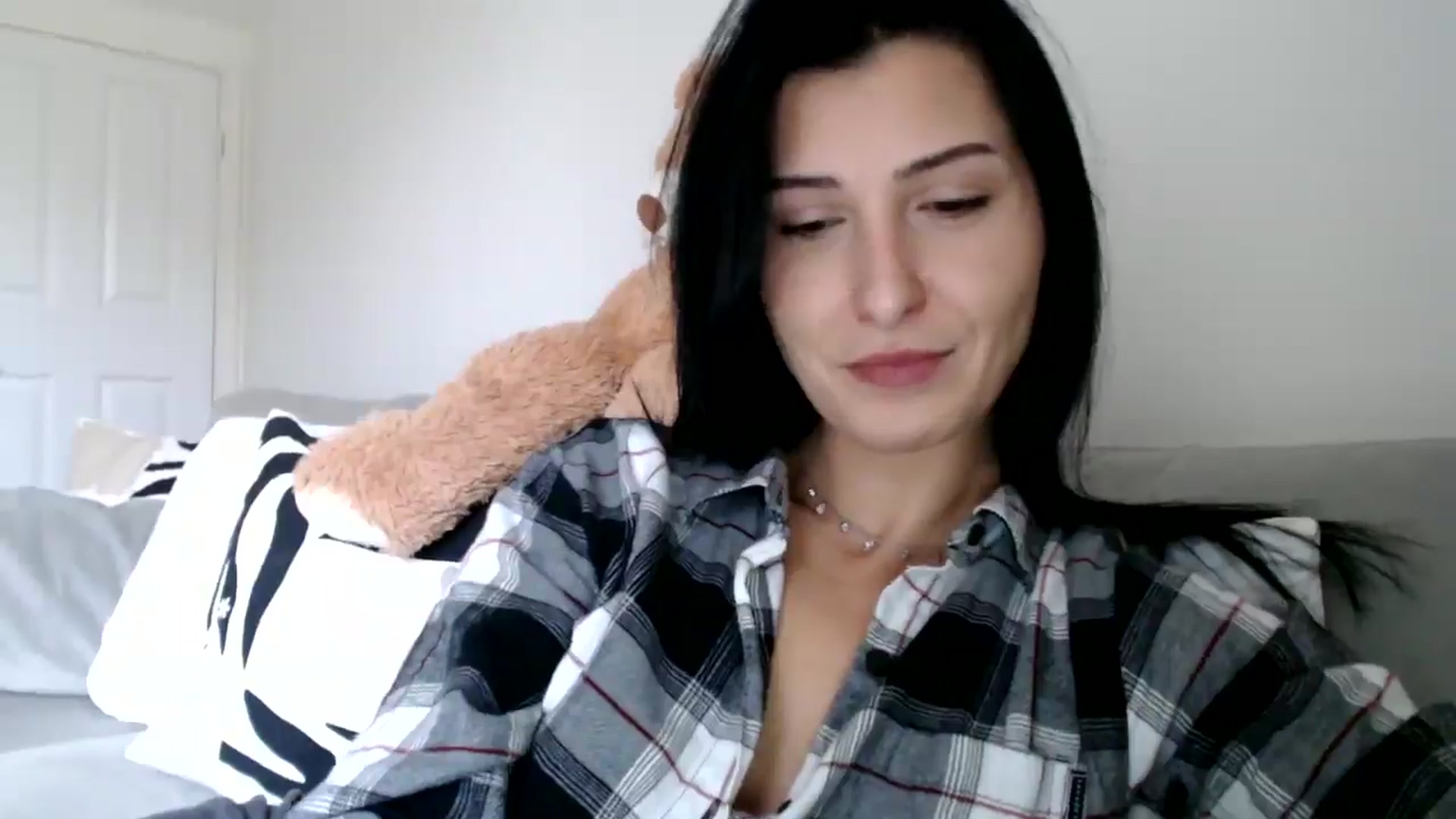 Gallery image thumbnail from Yara_77's myfreecams stream on, 11/19/2025, 10:03 image 14 of 20