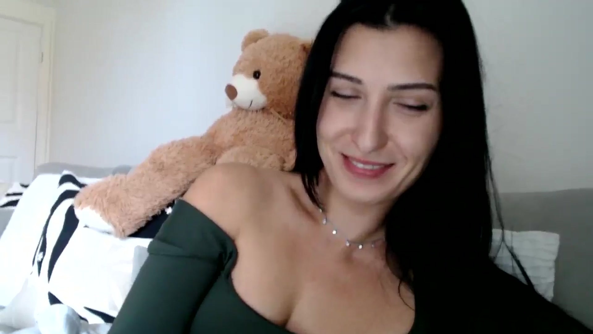 Gallery image thumbnail from Yara_77's myfreecams stream on, 11/19/2025, 13:14 image 2 of 20
