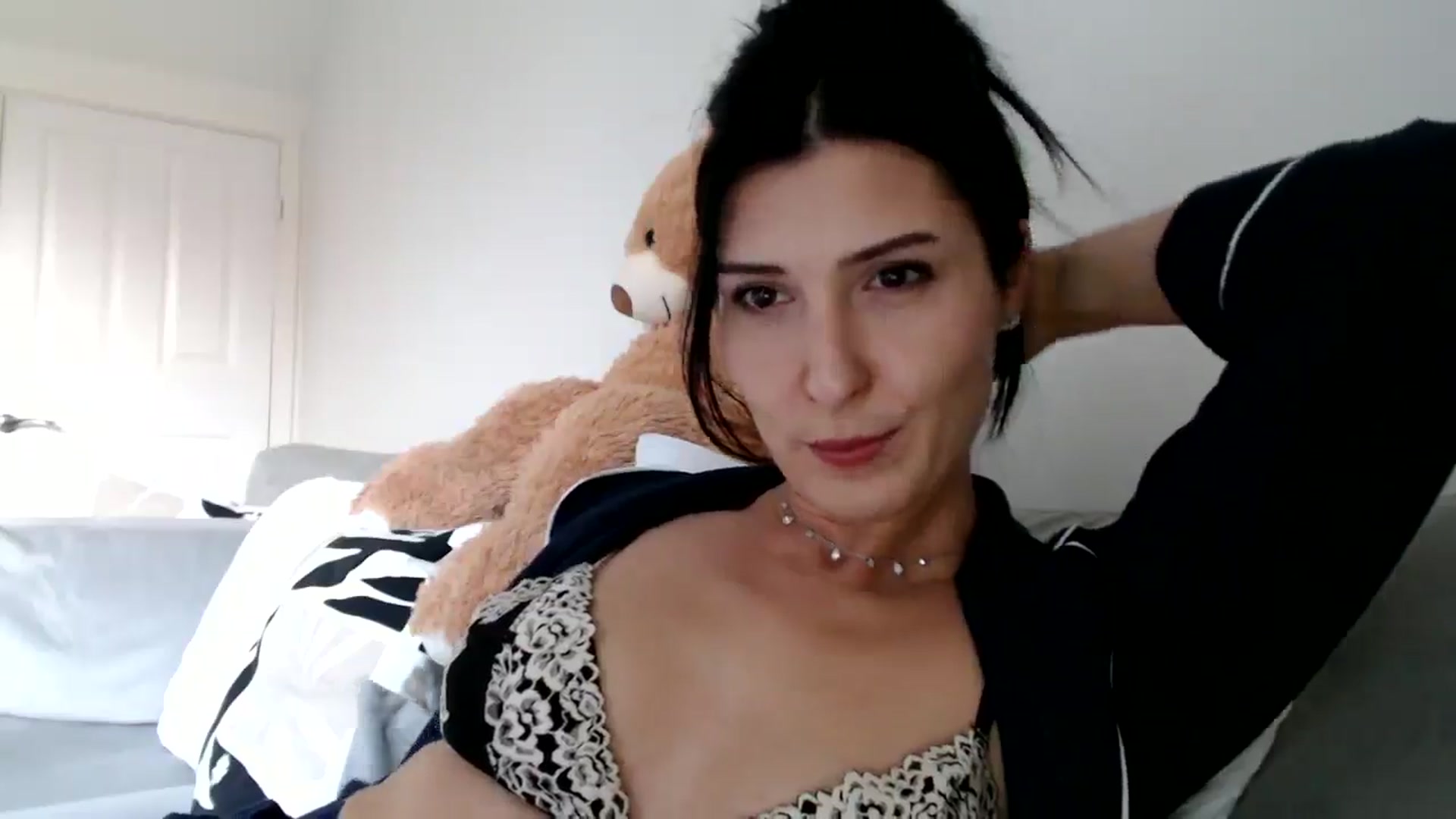 Gallery image thumbnail from Yara_77's myfreecams stream on, 11/20/2025, 10:41 image 12 of 20