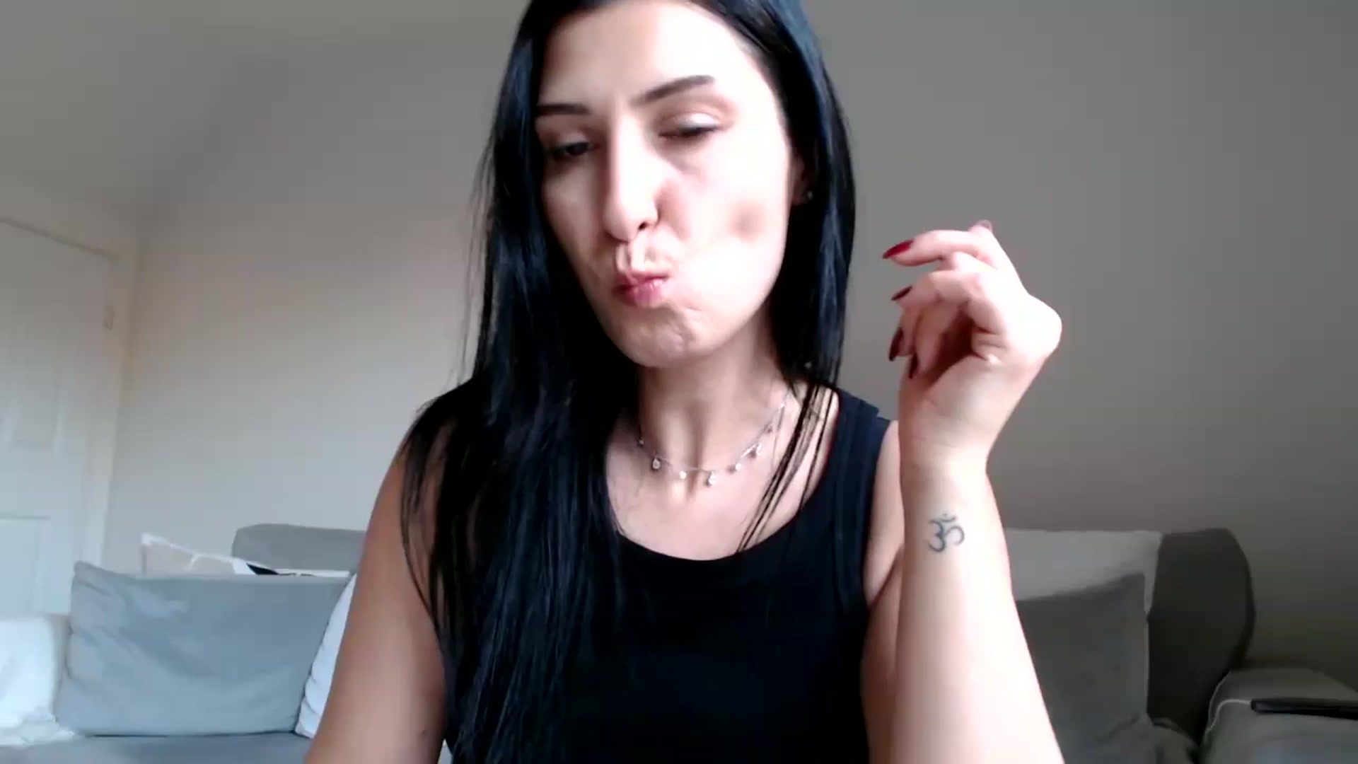 Gallery image thumbnail from Yara_77's myfreecams stream on, 11/20/2025, 14:16 image 9 of 20