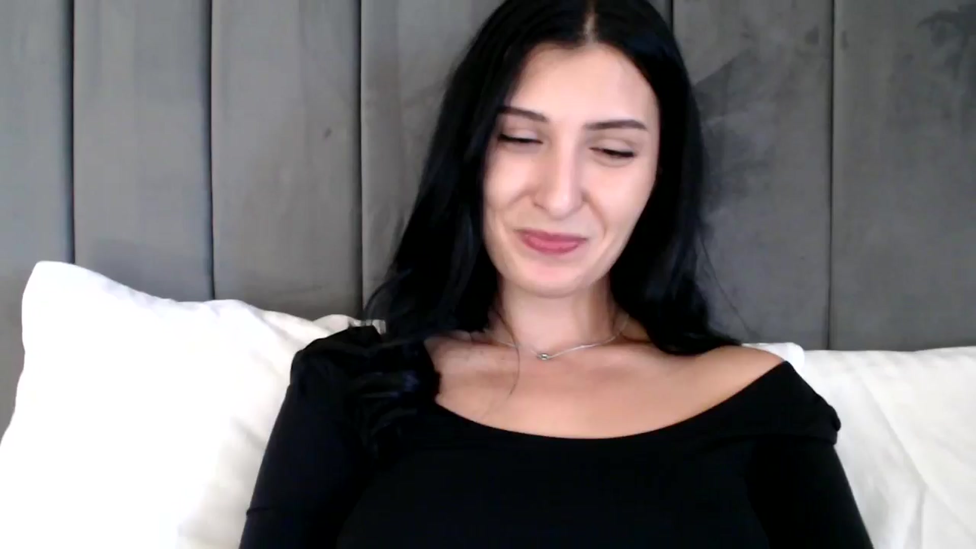 Gallery image thumbnail from Yara_77's myfreecams stream on, 11/21/2025, 12:09 image 1 of 20