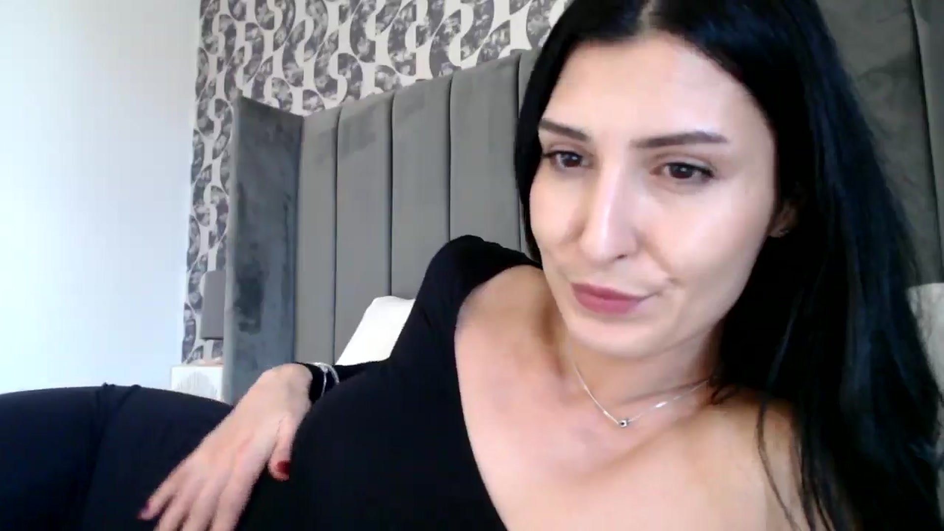 Gallery image thumbnail from Yara_77's myfreecams stream on, 11/21/2025, 12:09 image 11 of 20