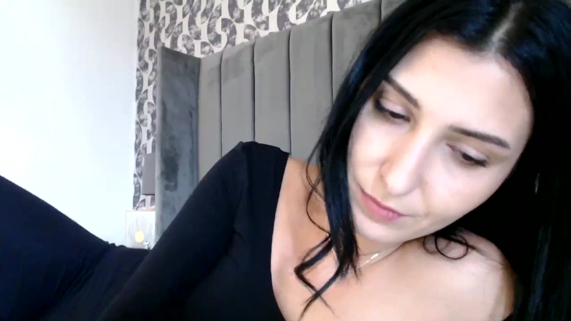 Gallery image thumbnail from Yara_77's myfreecams stream on, 11/21/2025, 12:09 image 14 of 20