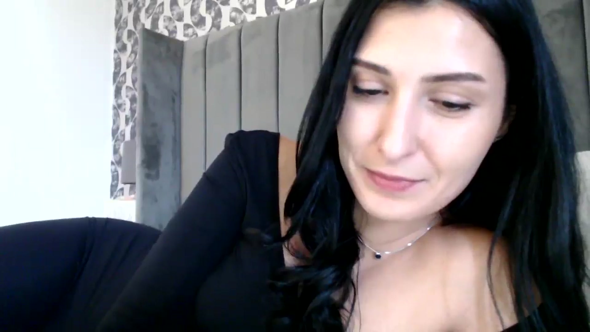 Gallery image thumbnail from Yara_77's myfreecams stream on, 11/21/2025, 12:09 image 8 of 20