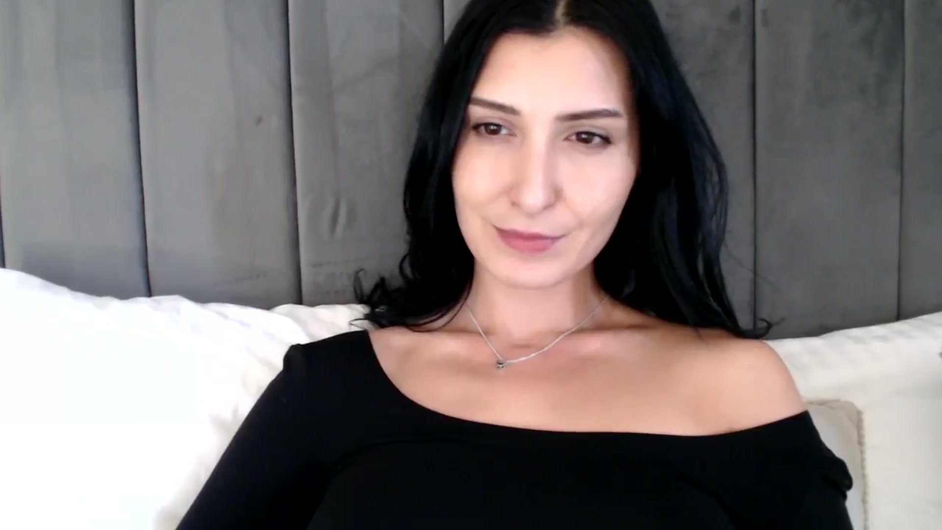 Gallery image thumbnail from Yara_77's myfreecams stream on, 11/21/2025, 12:09 image 16 of 20