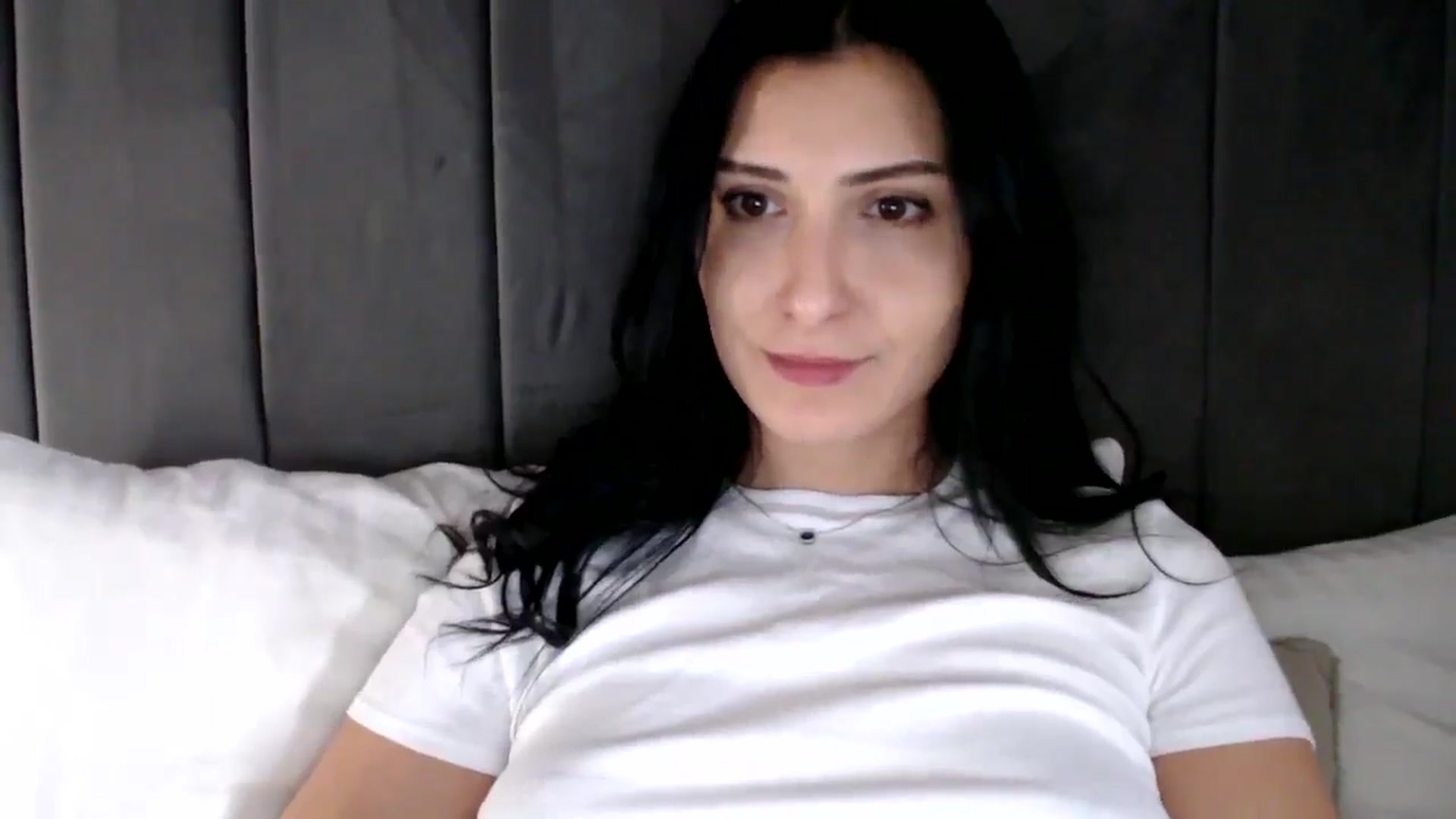 Gallery image thumbnail from Yara_77's myfreecams stream on, 11/21/2025, 14:17 image 11 of 20