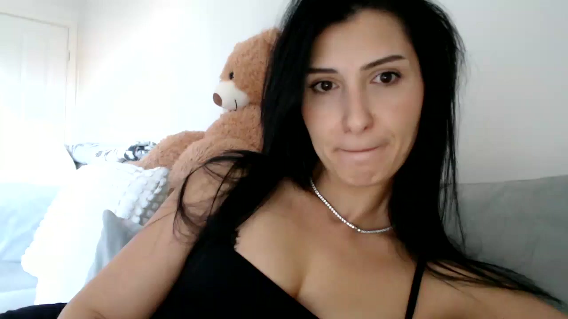 Gallery image thumbnail from Yara_77's myfreecams stream on, 11/25/2025, 13:15 image 16 of 20