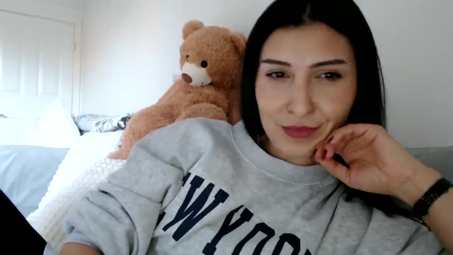 Gallery image thumbnail from Yara_77's myfreecams stream on, 11/25/2025, 14:31 image 4 of 20