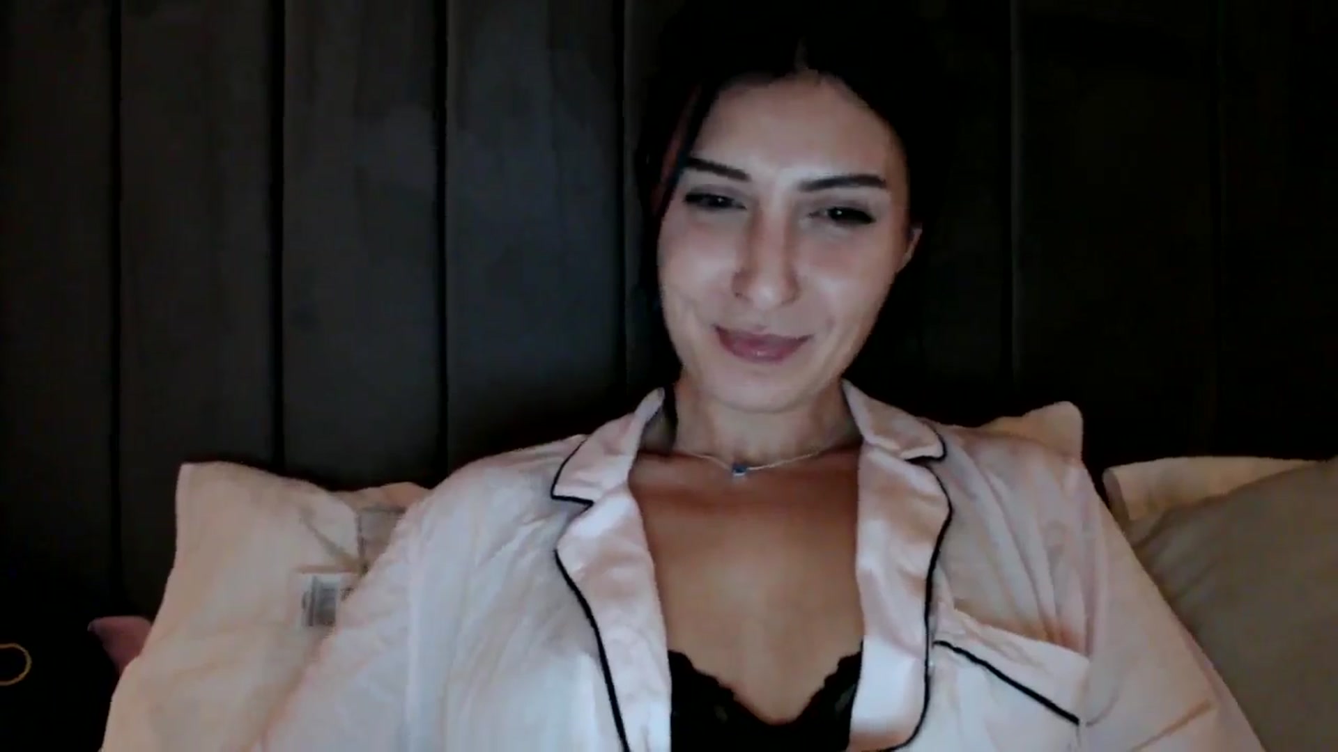 Gallery image thumbnail from Yara_77's myfreecams stream on, 11/26/2025, 19:44 image 5 of 20
