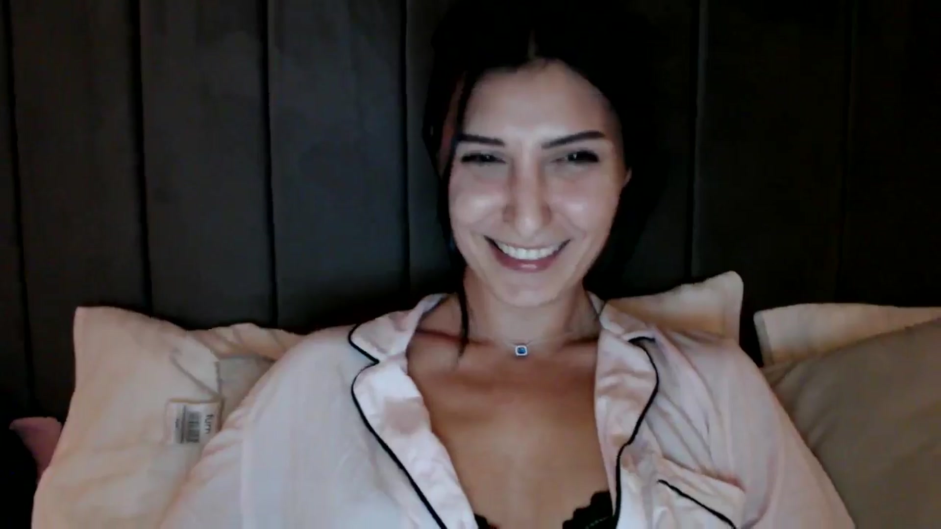 Gallery image thumbnail from Yara_77's myfreecams stream on, 11/26/2025, 19:44 image 11 of 20