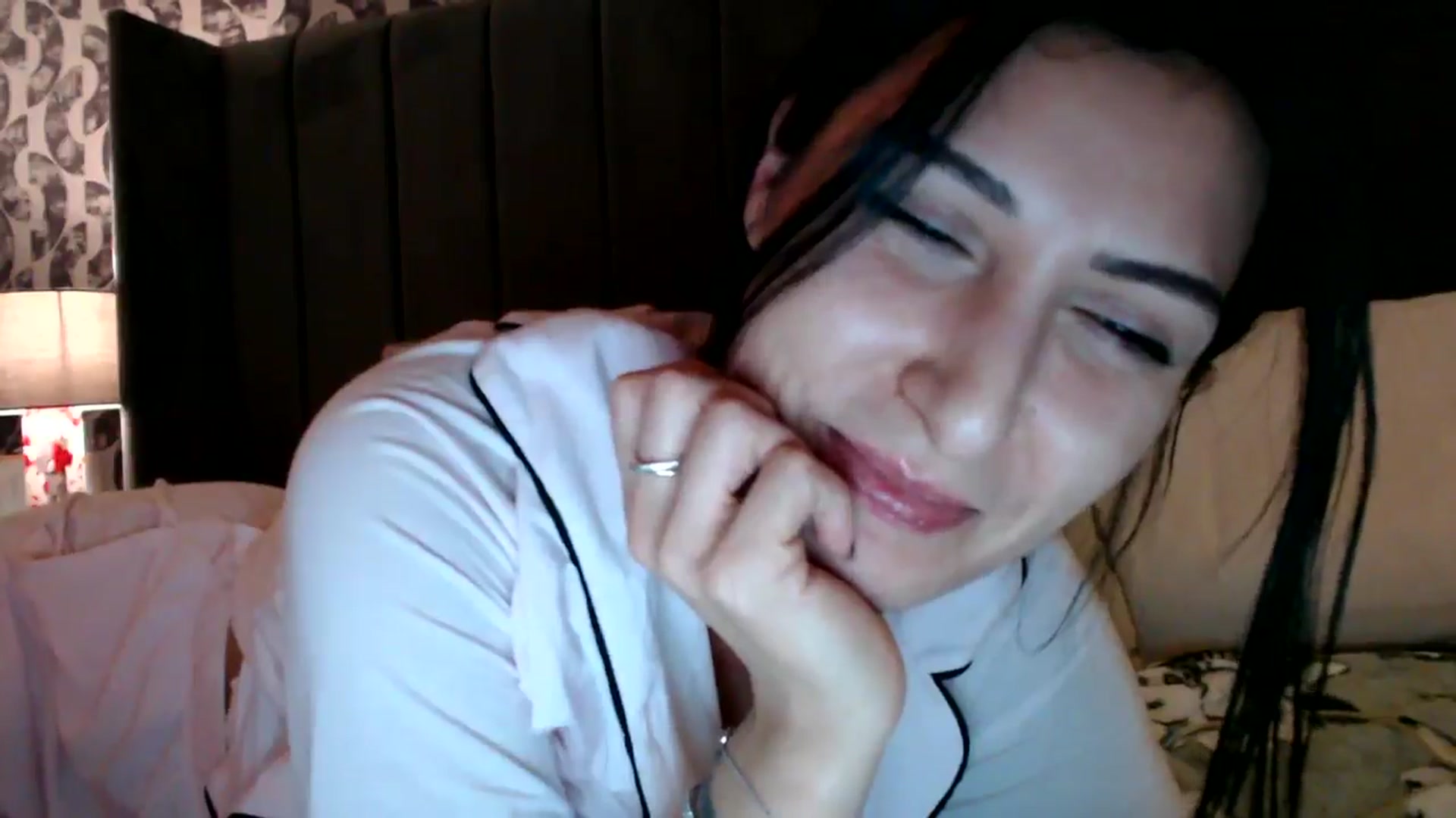 Gallery image thumbnail from Yara_77's myfreecams stream on, 11/26/2025, 20:26 image 10 of 20