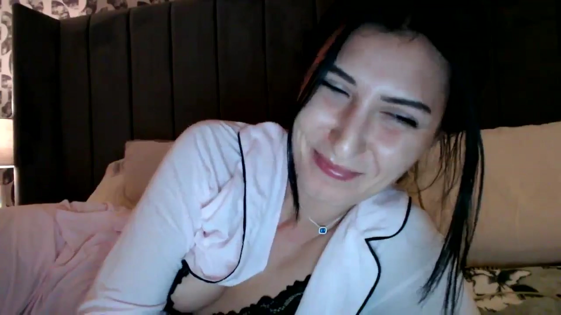 Gallery image thumbnail from Yara_77's myfreecams stream on, 11/26/2025, 20:26 image 11 of 20