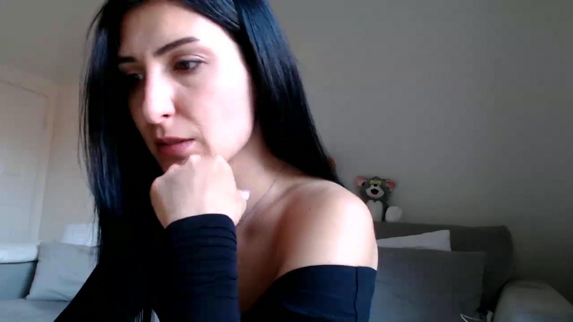 Gallery image thumbnail from Yara_77's myfreecams stream on, 12/02/2025, 12:42 image 16 of 20