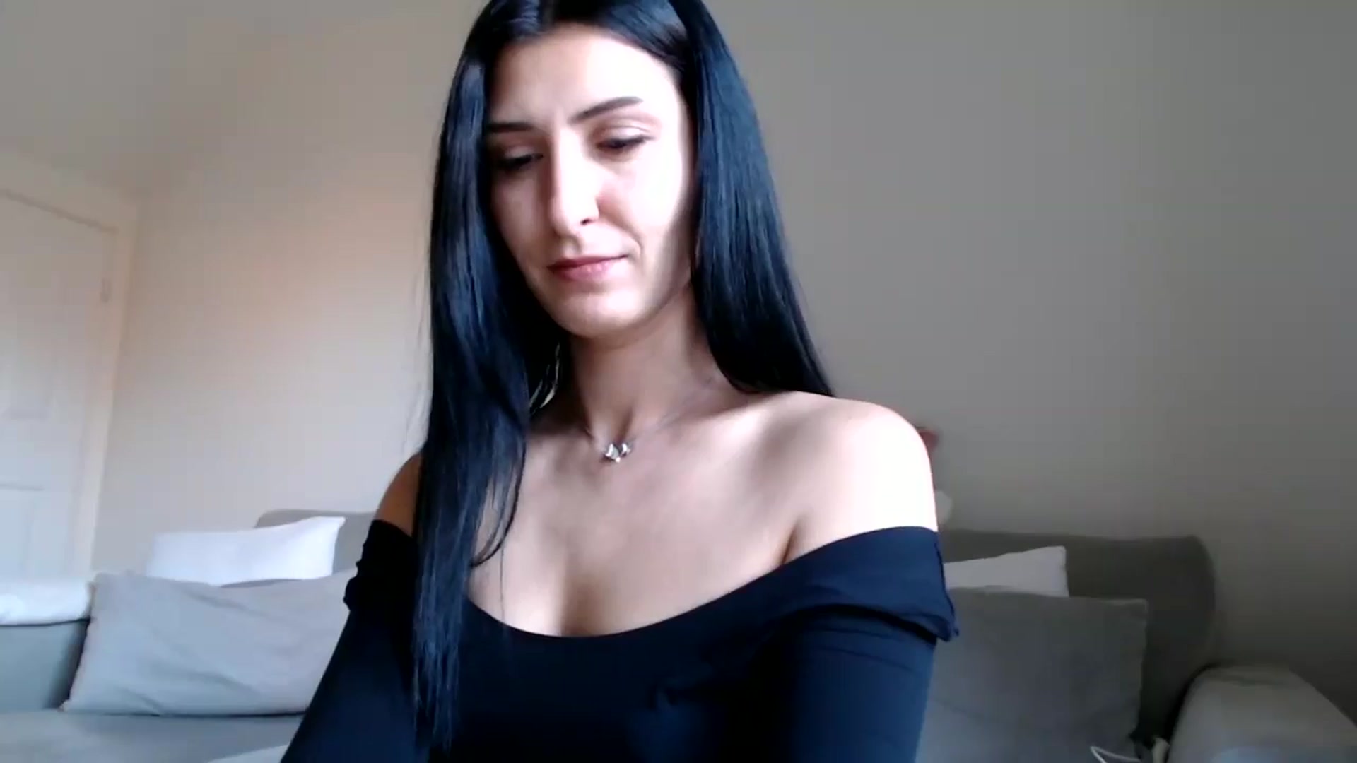 Gallery image thumbnail from Yara_77's myfreecams stream on, 12/02/2025, 12:42 image 9 of 20