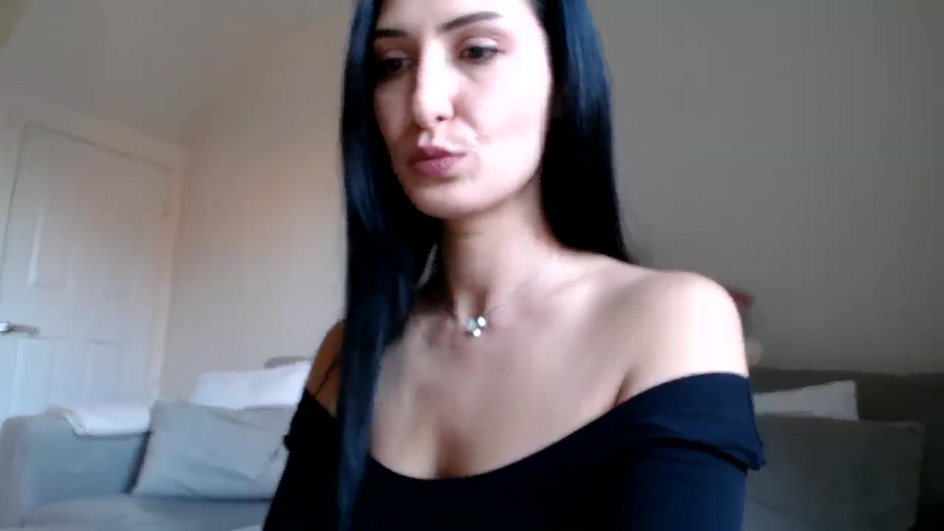 Gallery image thumbnail from Yara_77's myfreecams stream on, 12/02/2025, 12:42 image 7 of 20